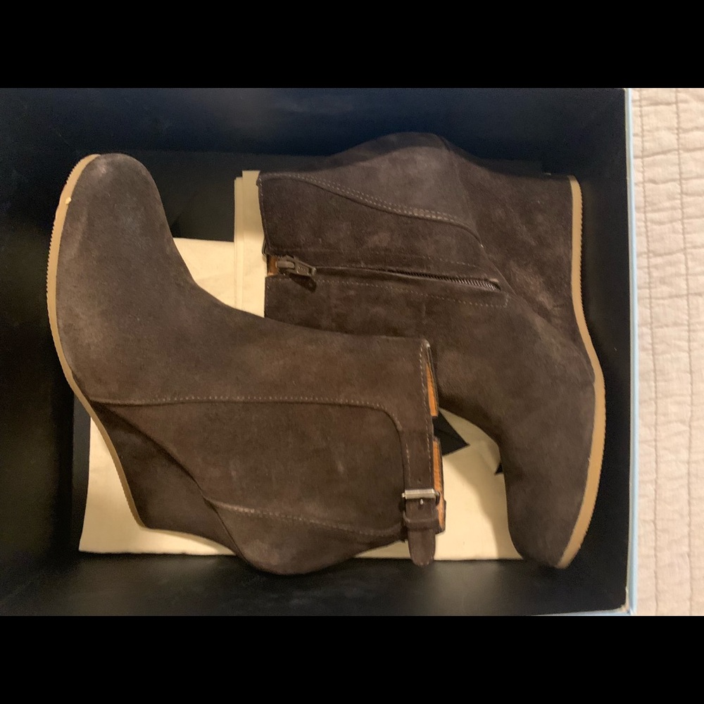 Lanvin brown suede booties